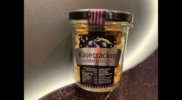 Stollenkäse Cracker Oliven Sesam 